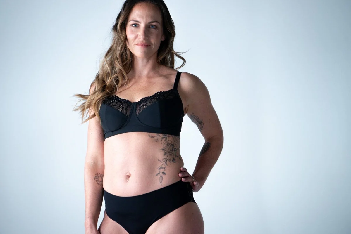 Luxe Wirefree Full Cup Bra - Black - Image 7